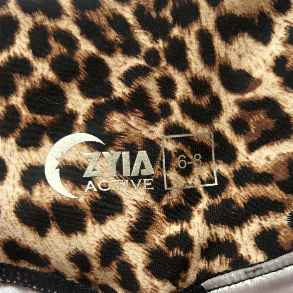 Zyia  Leopard Print Leggings - Picture 2 of 7